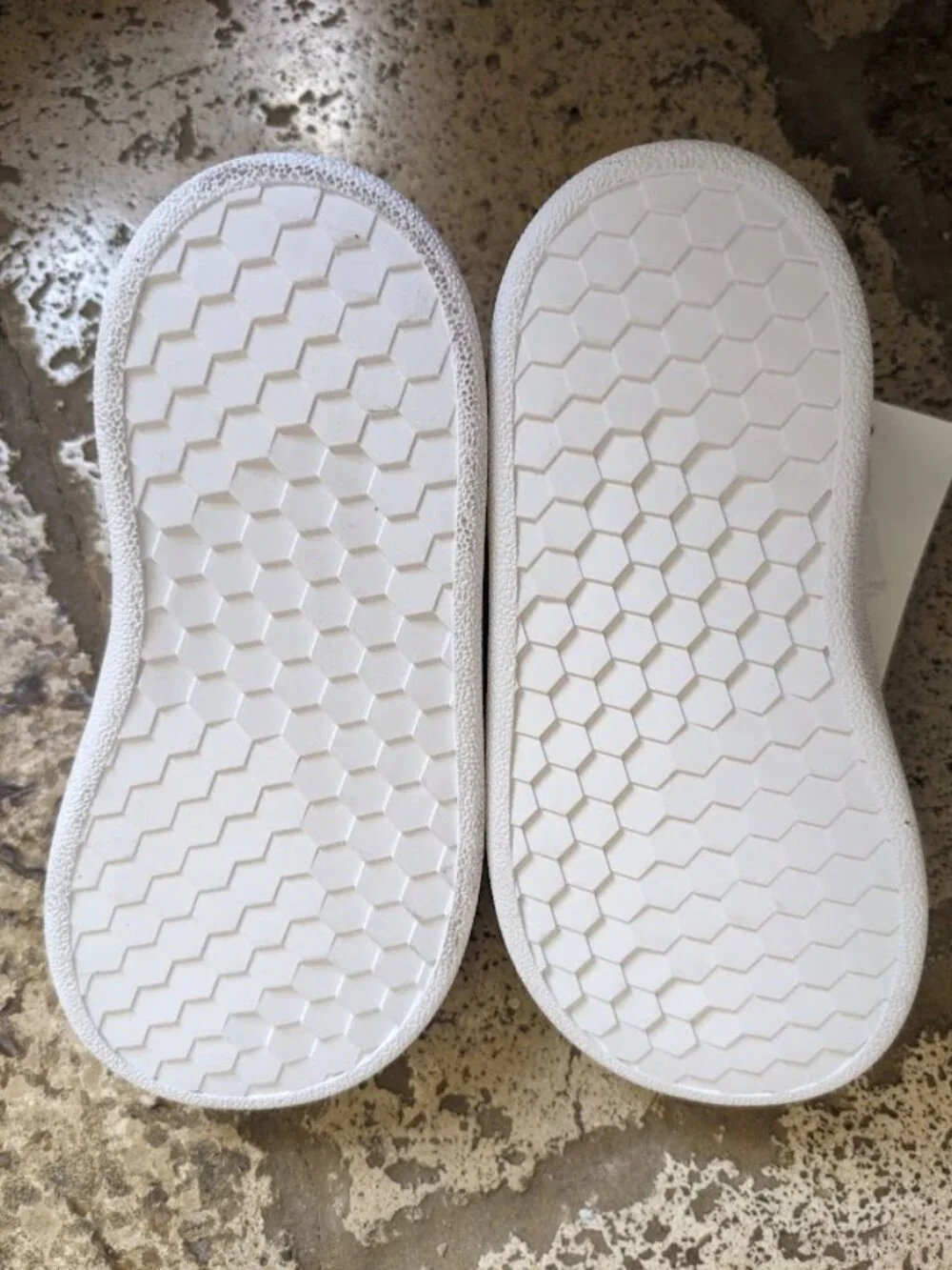 BRAND NEW ADIDAS GRAND COURT VELCRO BLACK AND WHITE SHOES BABY SIZE 6